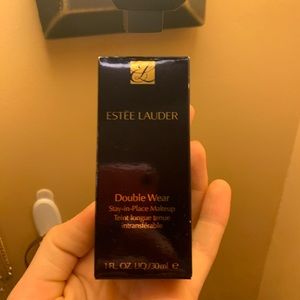 Brand new Estée Lauder double wear foundation